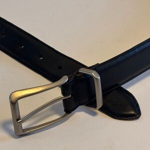 COACH BLACK LEATHER BELT WITH SILVER BUCKLE SIZE LARGE 38 REALLY NICE CONDITION